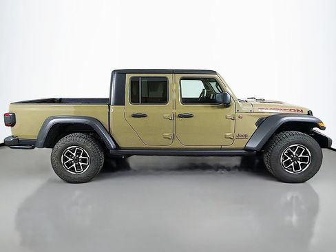Used 2025 Jeep Gladiator Rubicon w/ Convenience Group AWD/4WD image 15