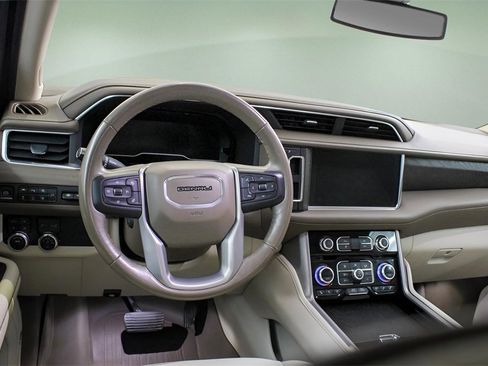 Used 2022 GMC Yukon XL Denali image 13