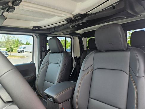 New 2026 Jeep Gladiator Sport image 20