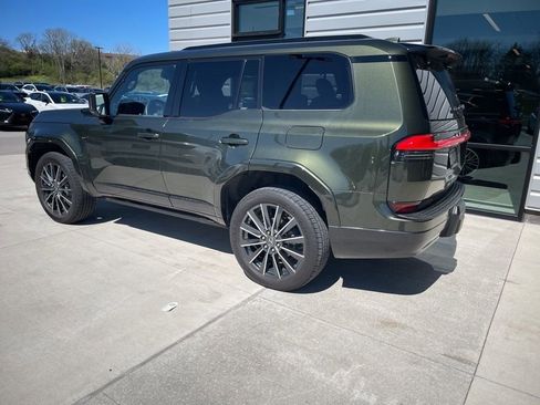 Certified 2024 Lexus GX 550 w/ Accessory Package (Z1) image 12