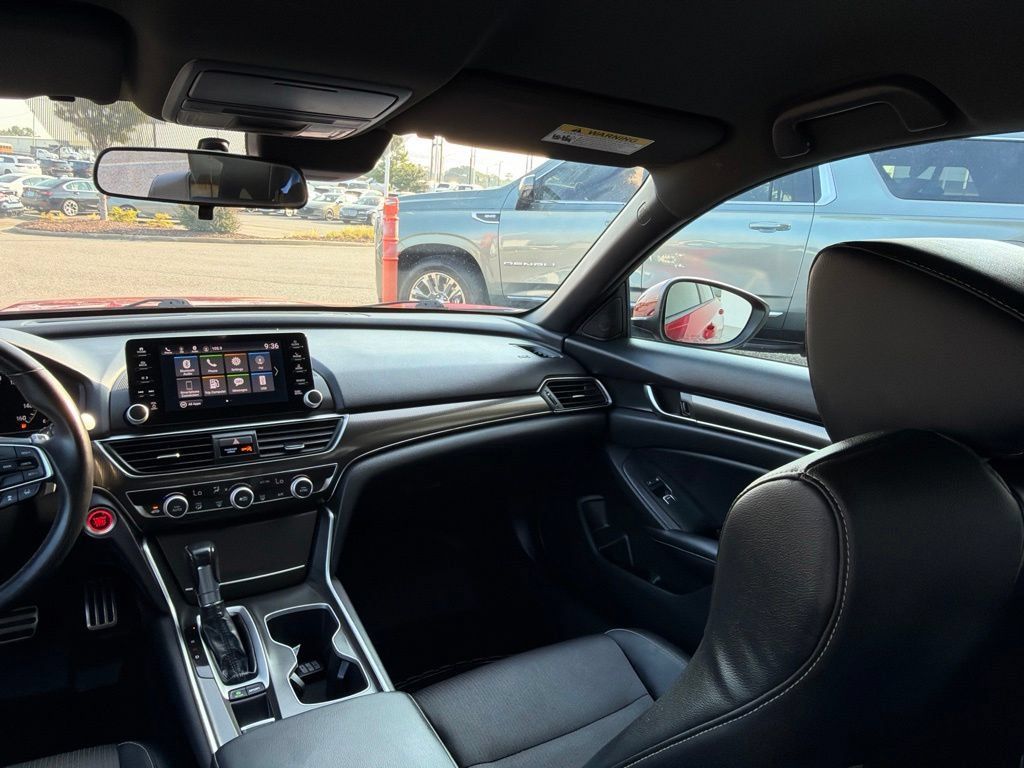 Used 2018 Honda Accord Sport image 28