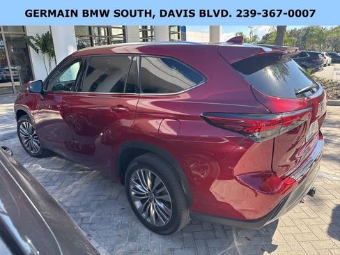Used 2021 Toyota Highlander Platinum image 30
