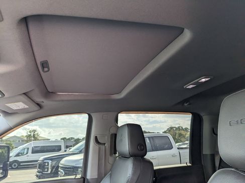 Used 2022 GMC Sierra 2500 Denali w/ Denali Ultimate Package image 17