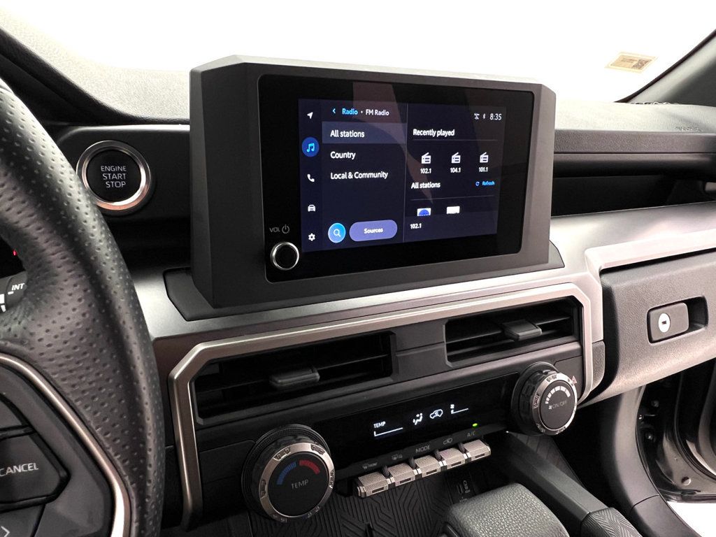 Used 2025 Toyota 4Runner SR5 AWD/4WD image 19