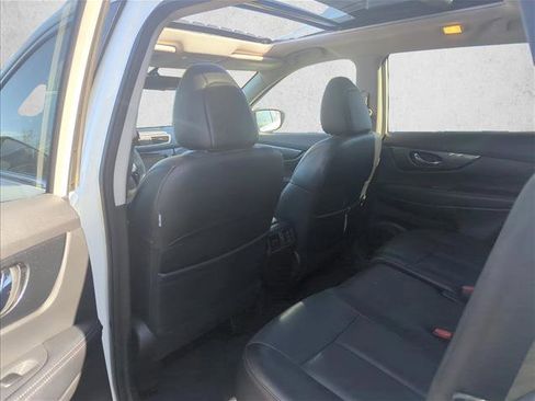 Used 2015 Nissan Rogue SL w/ SL Premium Package image 17