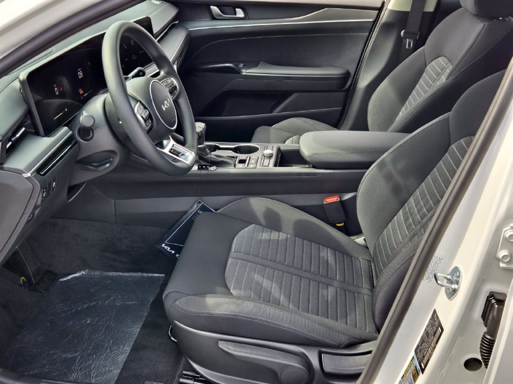 New 2026 Kia K5 LXS FWD image 6