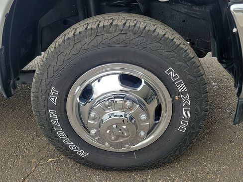Used 2024 RAM 3500 Tradesman w/ Chrome Appearance Group AWD/4WD image 7