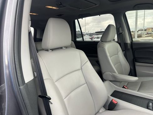 Used 2022 Honda Pilot Touring image 19
