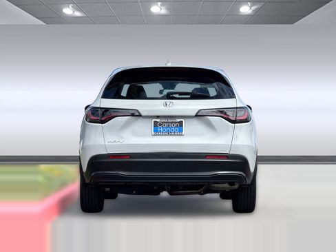 Used 2023 Honda HR-V LX image 9