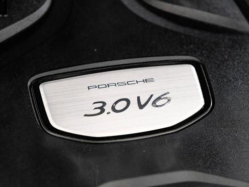 Used 2019 Porsche Cayenne Sport Utility 4D image 54