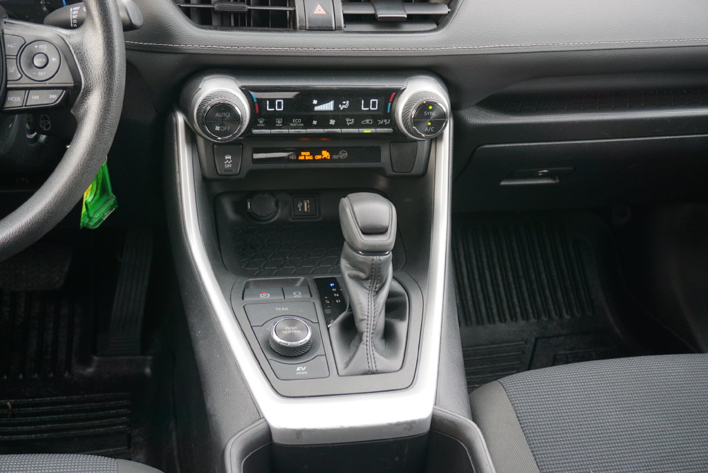 Used 2023 Toyota RAV4 LE AWD/4WD image 15