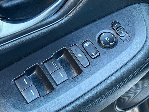 Used 2024 Honda HR-V LX image 17