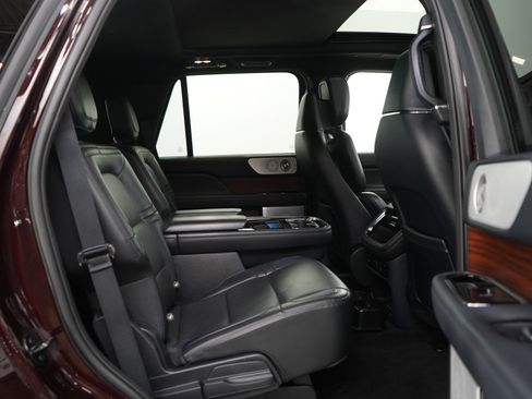 Used 2023 Lincoln Navigator Reserve w/ Equipment Group 201A AWD/4WD image 12