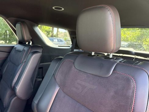 Used 2025 Ford Explorer ST RWD image 15