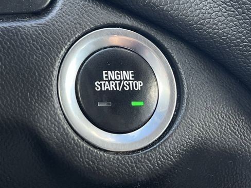 Used 2020 Chevrolet Equinox LT image 23