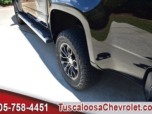 Used 2022 Chevrolet Colorado LT w/ Chrome Appearance Package AWD/4WD image 17