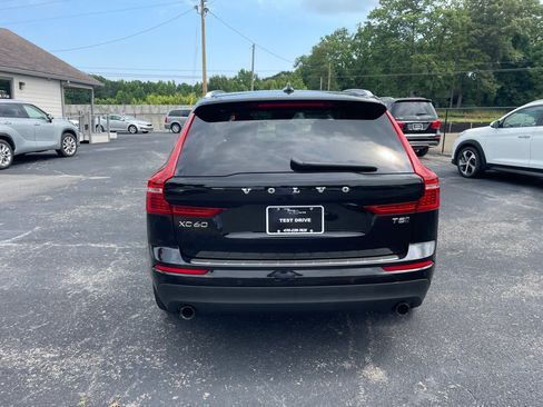 Used 2018 Volvo XC60 T5 Momentum w/ Vision Package AWD/4WD image 5