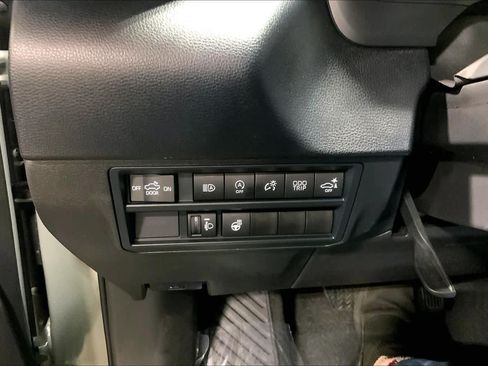 Used 2025 Toyota Tundra SR5 w/ SR5 Premium Package AWD/4WD image 36