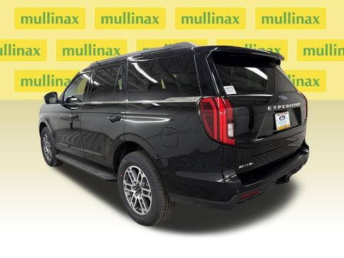 New 2026 Ford Expedition Active image 8