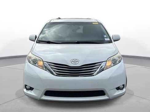 Used 2015 Toyota Sienna XLE FWD image 3