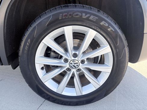 Used 2017 Volkswagen Tiguan S FWD image 15