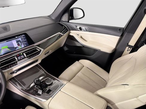 Used 2021 BMW X5 M50i AWD/4WD image 25