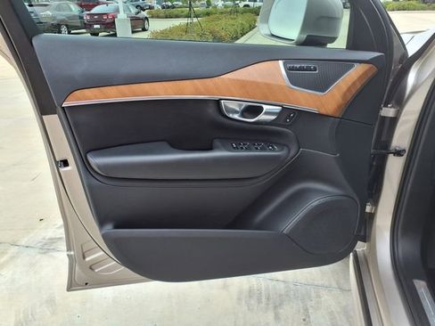Certified 2023 Volvo XC90 T8 Plus w/ Protection Package Premier AWD/4WD image 15
