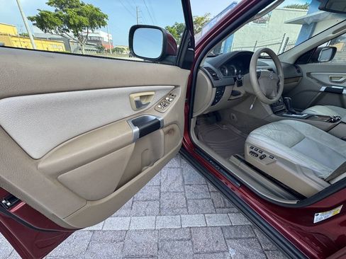 Used 2011 Volvo XC90 3.2 FWD image 35