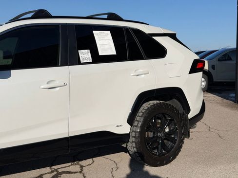 Used 2025 Toyota RAV4 SE image 13