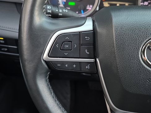 Used 2023 Toyota Highlander LE image 15