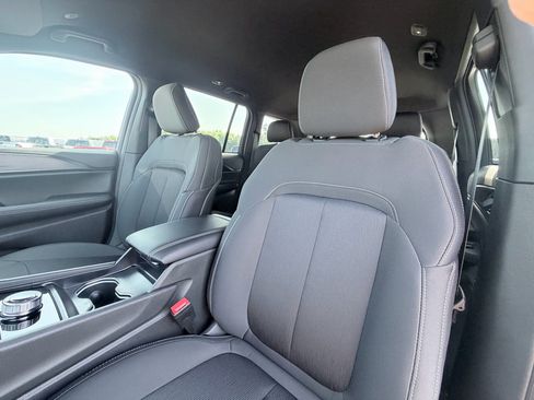 New 2026 Jeep Grand Cherokee Laredo RWD image 21