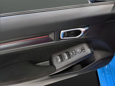 Used 2025 Honda Civic Type R image 8