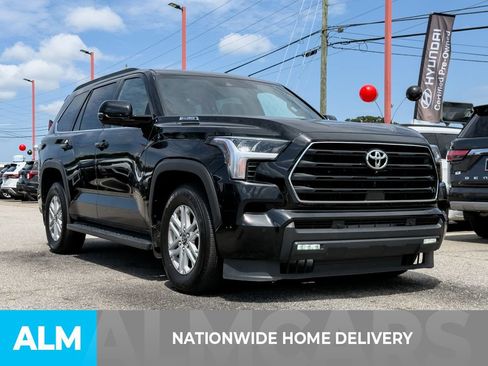 Used 2025 Toyota Sequoia SR5 AWD/4WD image 4