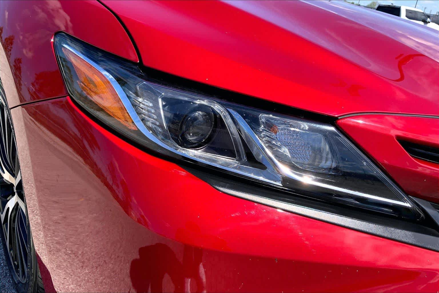 Used 2019 Toyota Camry SE w/ Convenience Package FWD image 26