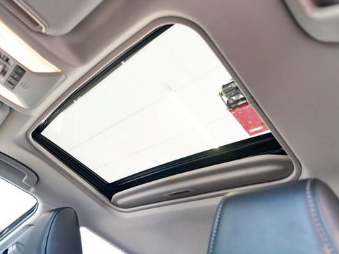 Used 2021 Toyota RAV4 XLE Premium AWD/4WD image 20