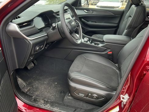 New 2025 Jeep Grand Cherokee L Altitude image 15