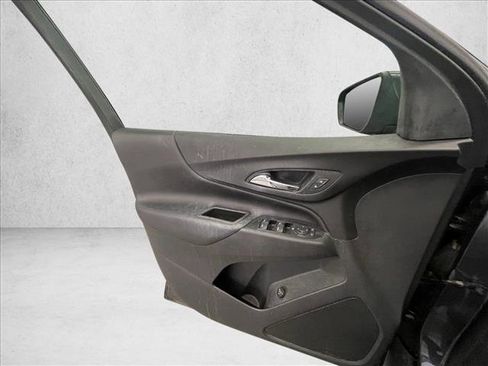 Used 2020 Chevrolet Equinox LT image 16
