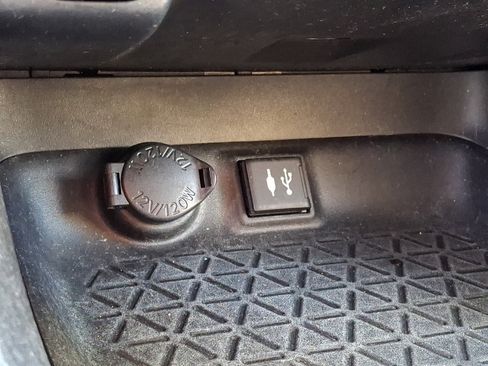 Used 2019 Toyota RAV4 LE w/ All Weather Liner Package AWD/4WD image 19