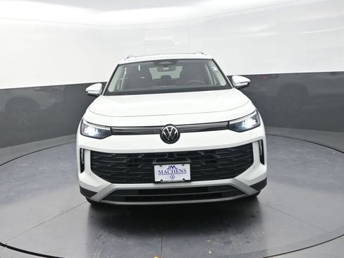 New 2026 Volkswagen Tiguan SE AWD/4WD image 2