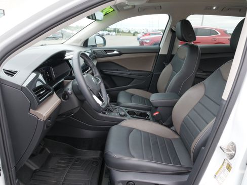 Used 2022 Volkswagen Taos SEL image 16