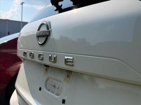 Used 2023 Nissan Rogue SV AWD/4WD image 21