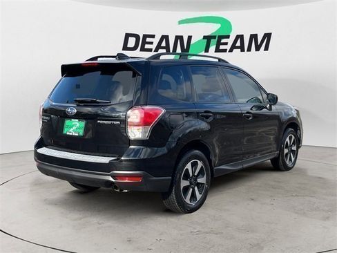 Used 2018 Subaru Forester 2.5i Premium w/ All-Weather Package image 8
