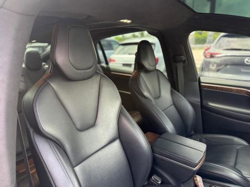 Used 2017 Tesla Model X 75D AWD/4WD image 39