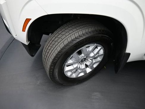 Used 2024 Nissan Frontier SV w/ SV Convenience Package AWD/4WD image 27