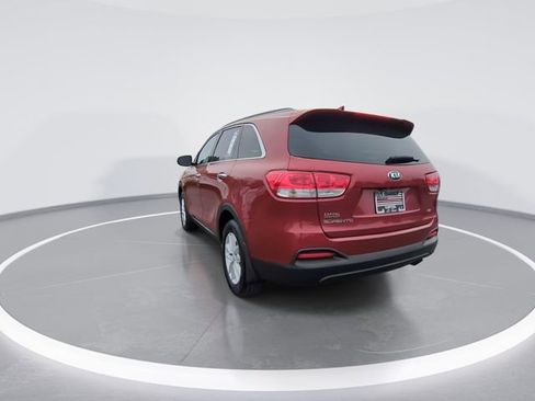 Used 2016 Kia Sorento LX image 6