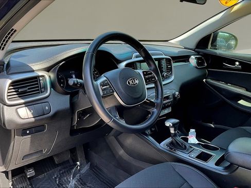 Used 2020 Kia Sorento S FWD image 15
