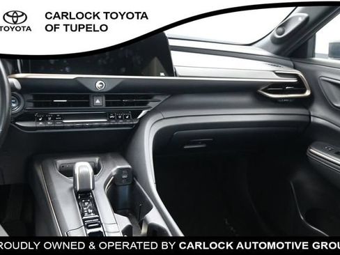 Used 2023 Toyota Crown AWD/4WD image 32