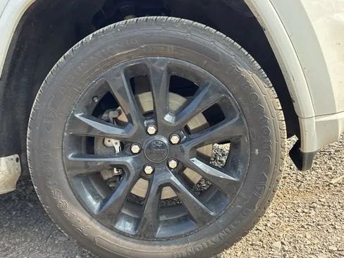Used 2021 Jeep Grand Cherokee Laredo X AWD/4WD image 15