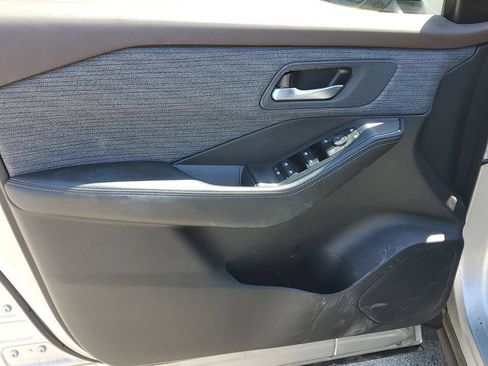 Used 2023 Nissan Rogue SV AWD/4WD image 19