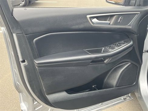 Used 2023 Ford Edge SEL image 19